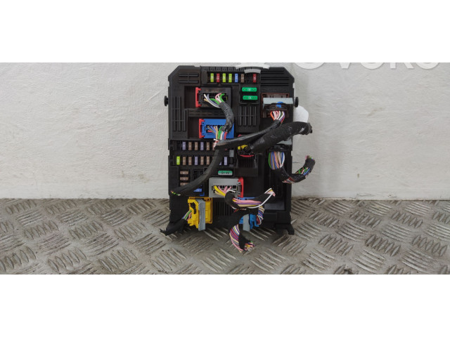 Блок предохранителей 9832881080 Peugeot 2008 II