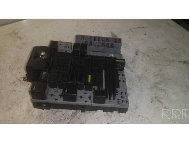 Блок предохранителей 30679527, C4-11 Volvo V70