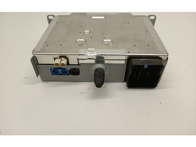 Радио/ проигрыватель CD/DVD / навигация