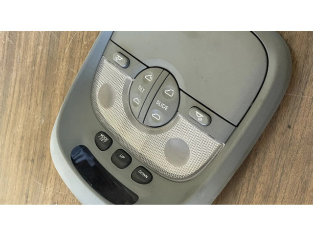 Фонарь освещения передних мест