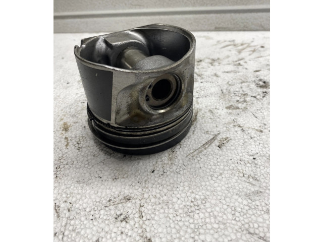  Поршень  86L77  Nissan X-Trail T30 для дизельного двигателя 