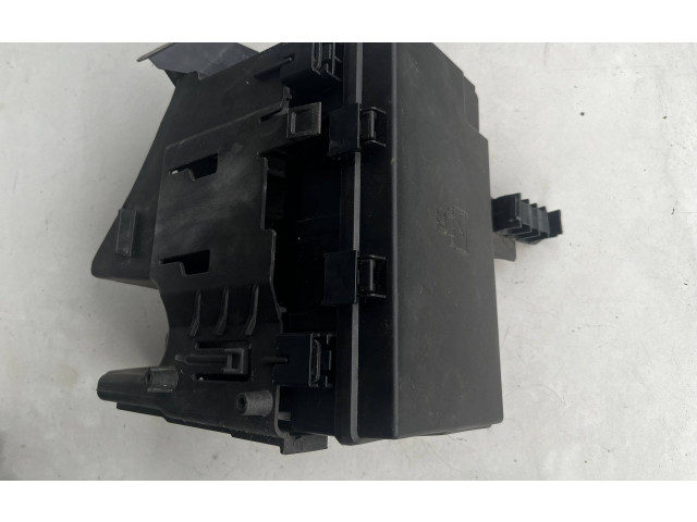 Блок предохранителей Jeep Grand Cherokee