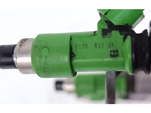 Vstřikovač 117083221 Subaru Outback (BS)