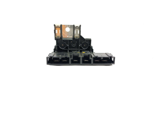 Блок предохранителей 243806LA0A   Renault Clio I    