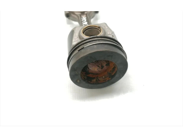 Поршень с шатуном DFSD Volkswagen Caddy