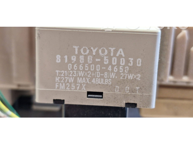 Блок предохранителей 8264113040, 2323000231 Toyota Corolla Verso E121