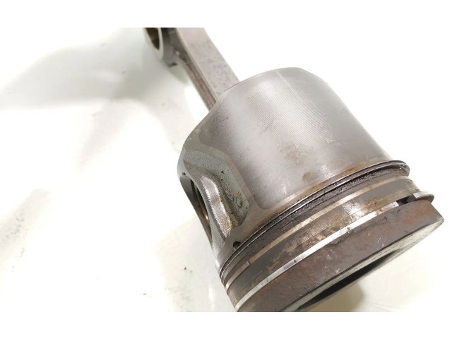 Поршень с шатуном DT224 Land Rover Defender