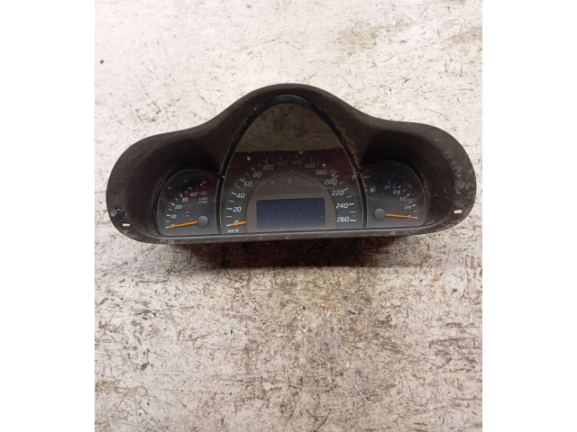 Přístrojová deska Mercedes-Benz C W203 2004 87001439