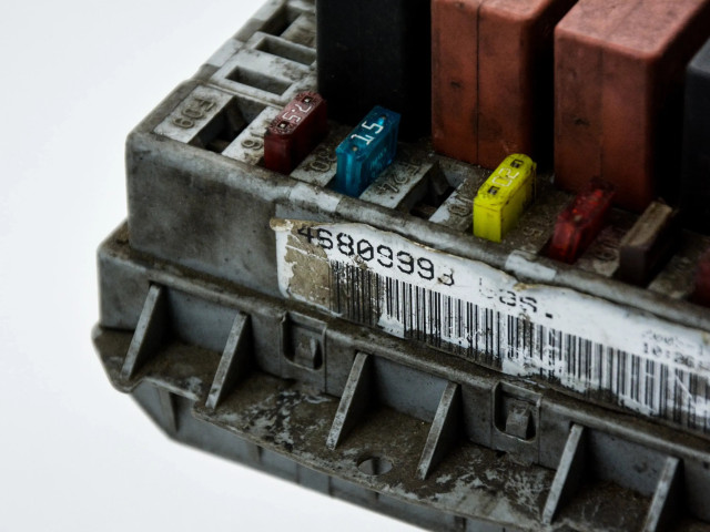Блок предохранителей 46809993 Fiat Albea