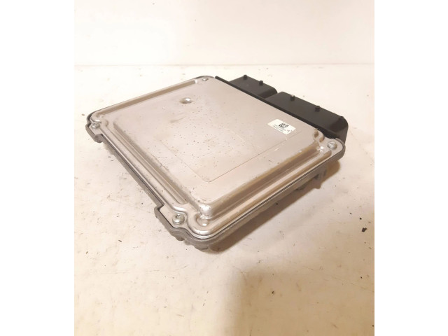 Řídící jednotka 03G906021HS   Volkswagen Caddy 2007