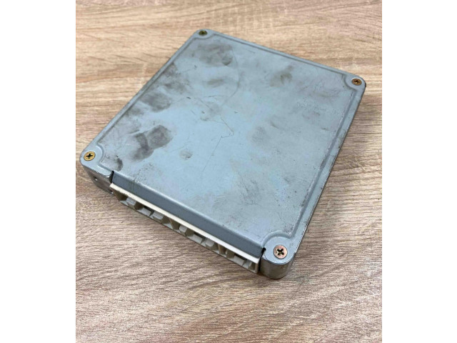 Блок управления двигателем Блок управления F2D318881 Mazda 626