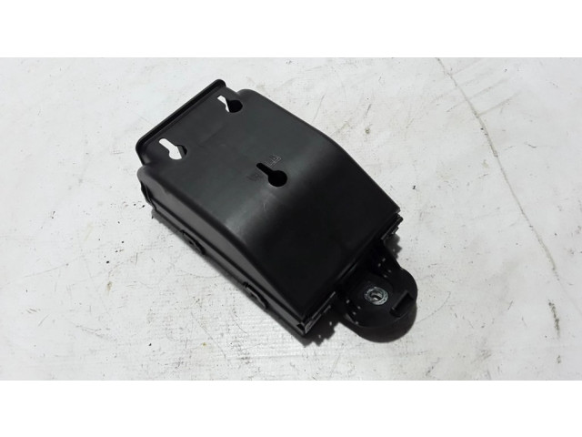 Pojistková skříňka 32142591 Volvo V60 2020