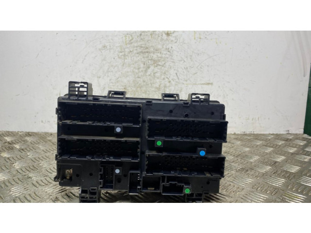 Блок предохранителей  P68194607AD   Jeep Grand Cherokee    