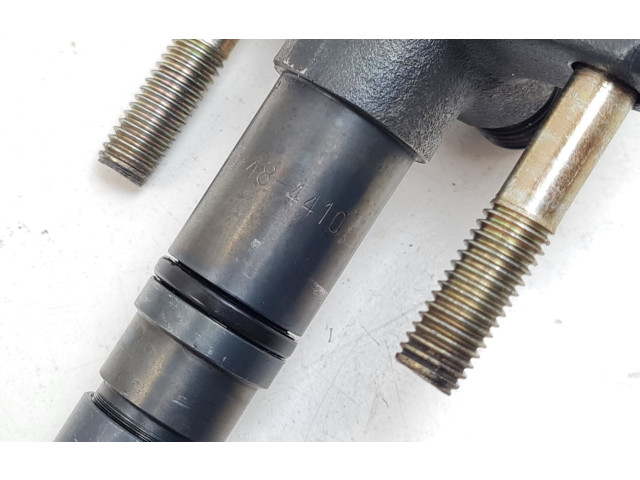 Vstřikovač 484410 Mitsubishi Pajero 4M41