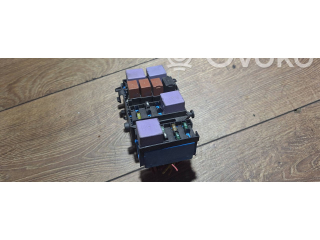 Pojistková skříňka 8200003634 Renault Vel Satis 2004