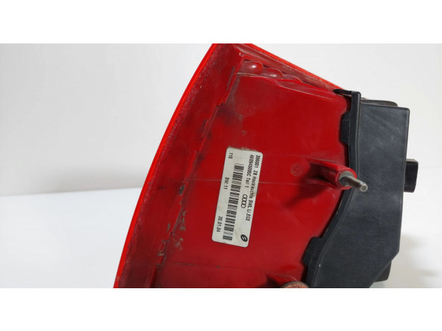 Задний фонарь левый сзади 4E0945095C Audi A8 S8 D3 4E 2002-2009 года