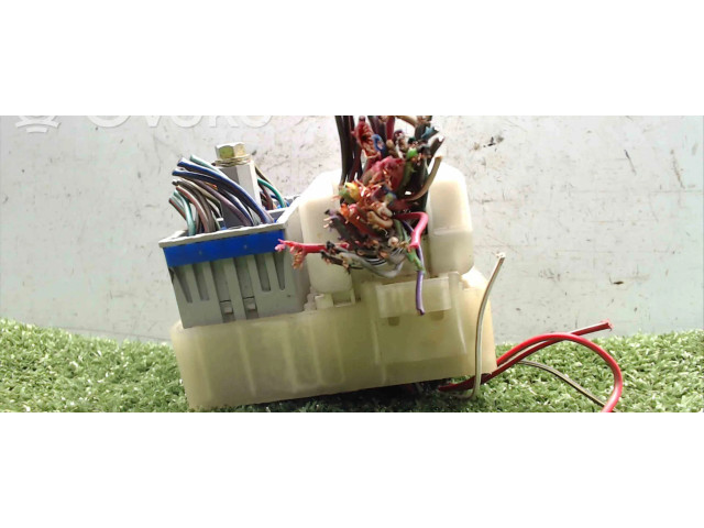 Блок предохранителей 71341560   Jeep Cherokee    