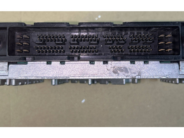 Блок управления двигателя 0281001776, 28SA4018 Volvo V70