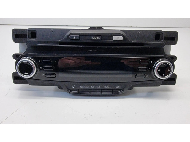 Радио/ проигрыватель CD/DVD / навигация