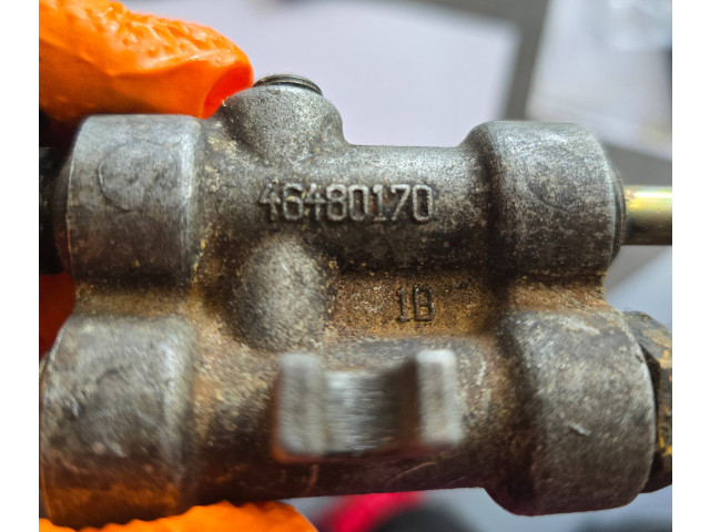 Vstřikovací lišta 46480170 Alfa Romeo 156