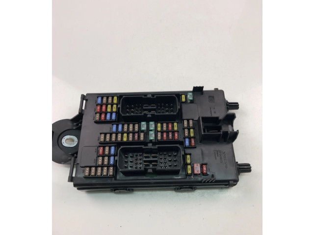 Блок предохранителей  32209198, NO3068   Volvo XC90    