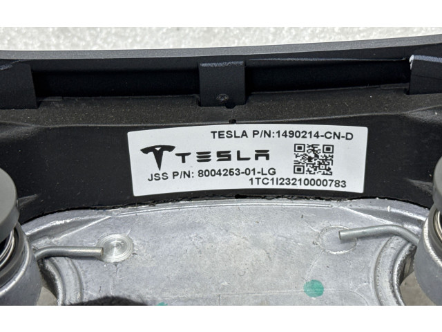 Руль Tesla Model 3  2017 -  года 1490214CND, 800425301LG      
