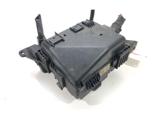 Блок предохранителей MR587807 Mitsubishi Outlander