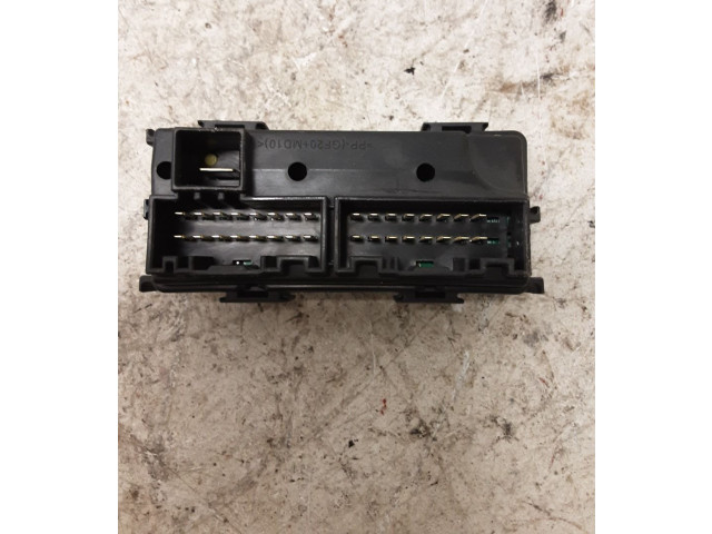 Блок предохранителей 91951-3x130   KIA Ceed    