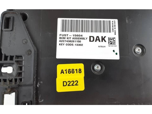 Блок предохранителей  FU5T15604DAK, FU5T-15604-DAK   Ford Ranger    