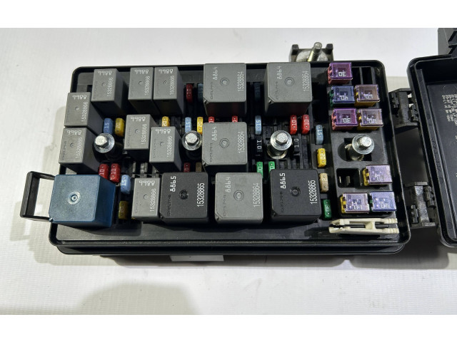 Pojistková skříňka 15940756 Chevrolet Corvette C6 2008