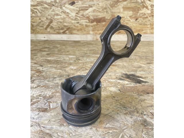 Píst M57TUE2 BMW 5 E60 E61 M57