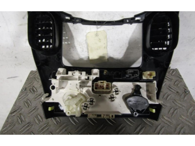 Блок управления климат-контролем    Toyota Yaris Verso