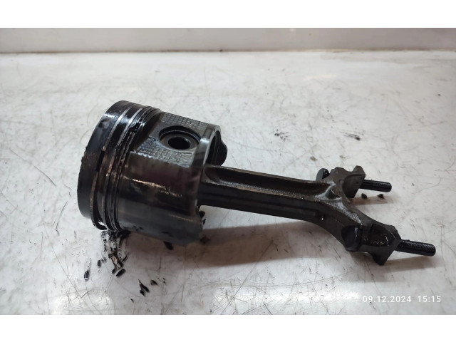 Píst Nissan Navara D22