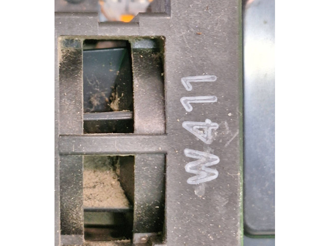 Блок управления климат-контролем 8682734, 04W16E02   Volvo XC90