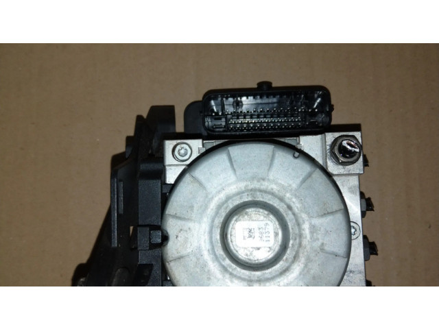 Блок АБС 5Q0614517AQ Skoda Octavia Mk3 (5E) 2013-2019 года