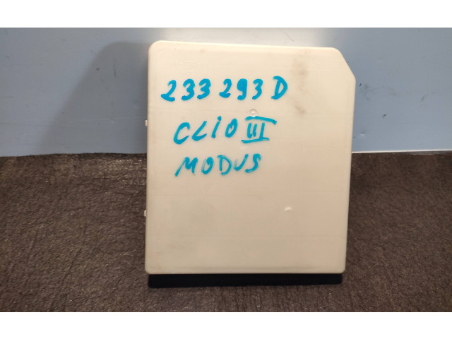 Блок предохранителей  1319, 233293D   Renault Clio III    