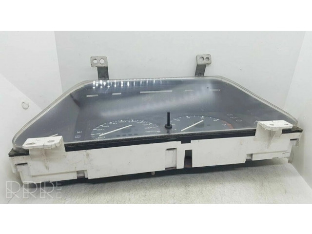 Přístrojová deska  Mazda 323 1993 BB1S  