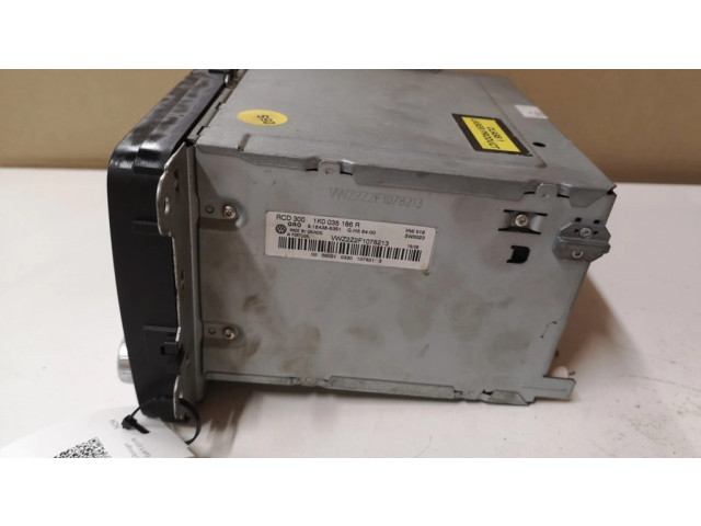 Радио/ проигрыватель CD/DVD / навигация