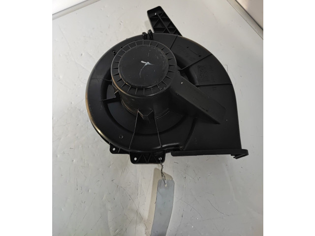 Вентилятор печки 6R1819015A Audi A1