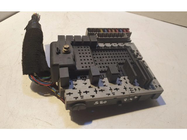 Блок предохранителей 9401802, 9451004   Volvo S80
