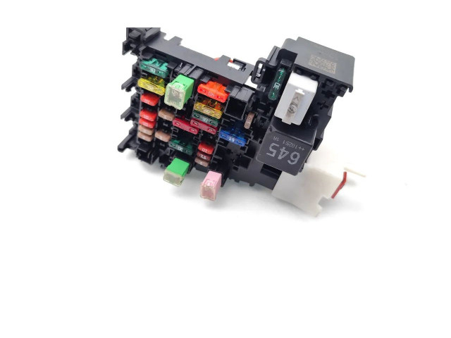 Блок предохранителей 5Q0937615C Skoda Octavia Mk3 (5E)