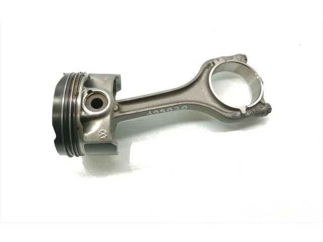  Поршень с шатуном    Skoda Octavia Mk3 (5E)  