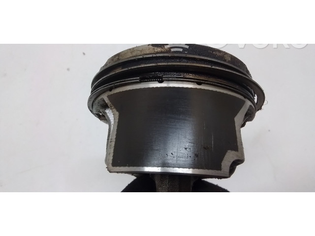 Поршень с шатуном 06K198401D Volkswagen Golf VII