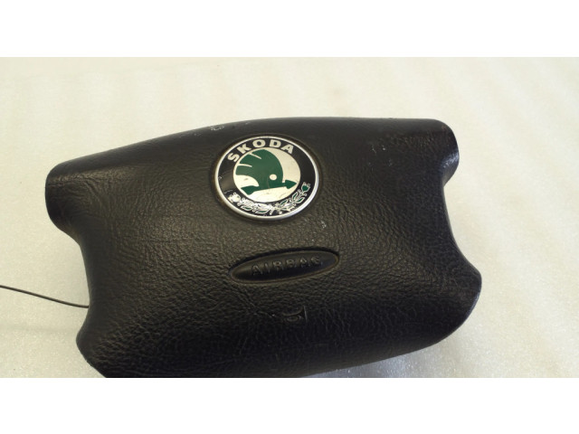 Подушка безопасности водителя 1U0880201K   Skoda Octavia Mk1 (1U)