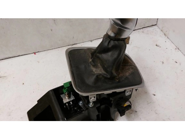 Механизм переключения передач (кулиса) (в салоне)