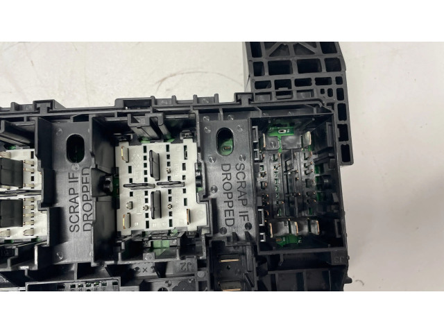 Pojistková skříňka 68467641AA Dodge RAM 2020