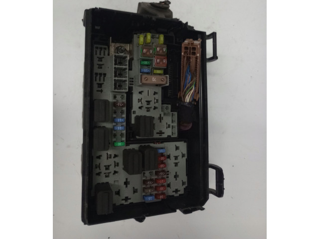 Блок предохранителей 13292736 Opel Meriva B