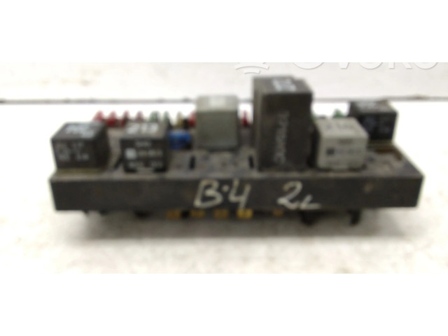 Блок предохранителей 443941822B Audi 80 90 S2 B4