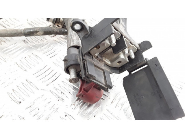 Плюсовый провод (аккумулятора)