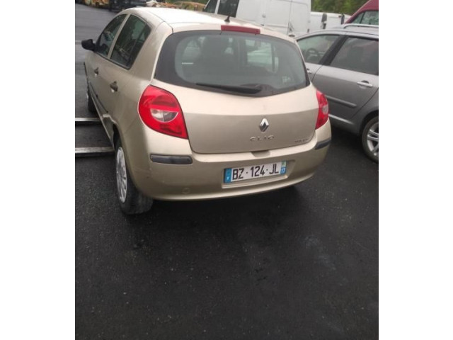 Ручка стеклоочистителей 8201590631 Renault Clio III